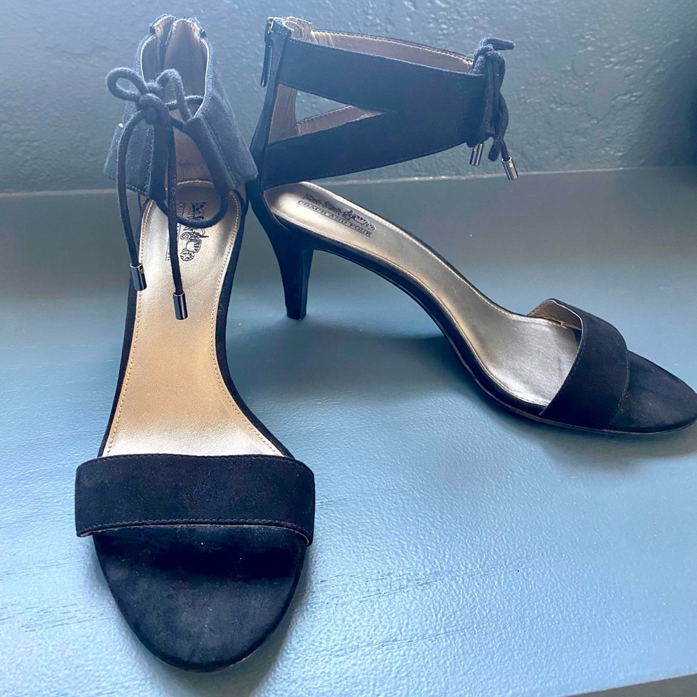 Coach and Four Size 9 Heels